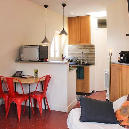 Apartment In The Center Of ปารีส ภายนอก รูปภาพ